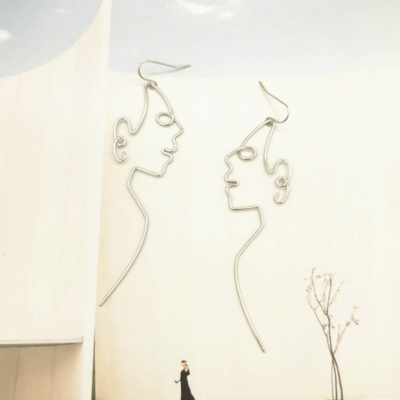 Abstract Personality Face Profile Silver Earrings - Picture 4 of 7